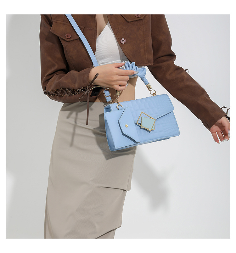Popular for women in spring 2024, new crocodile patterned mother and child small square bag, commuting temperament,_voghion.com