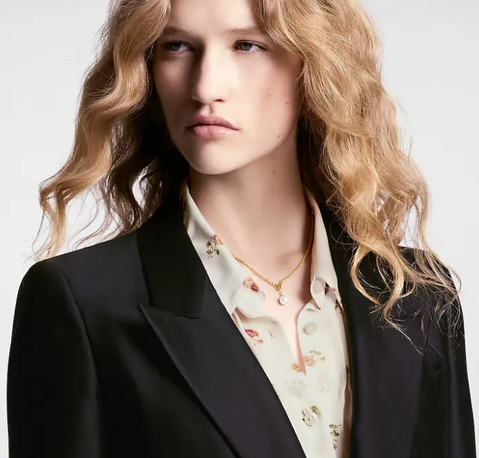 Mit Box Modedesigner Perle Titan Stahl vergoldet Brief Anhänger Halskette weiblicher Schmuck Hip Hop Kette Geburtstag_voghion.com