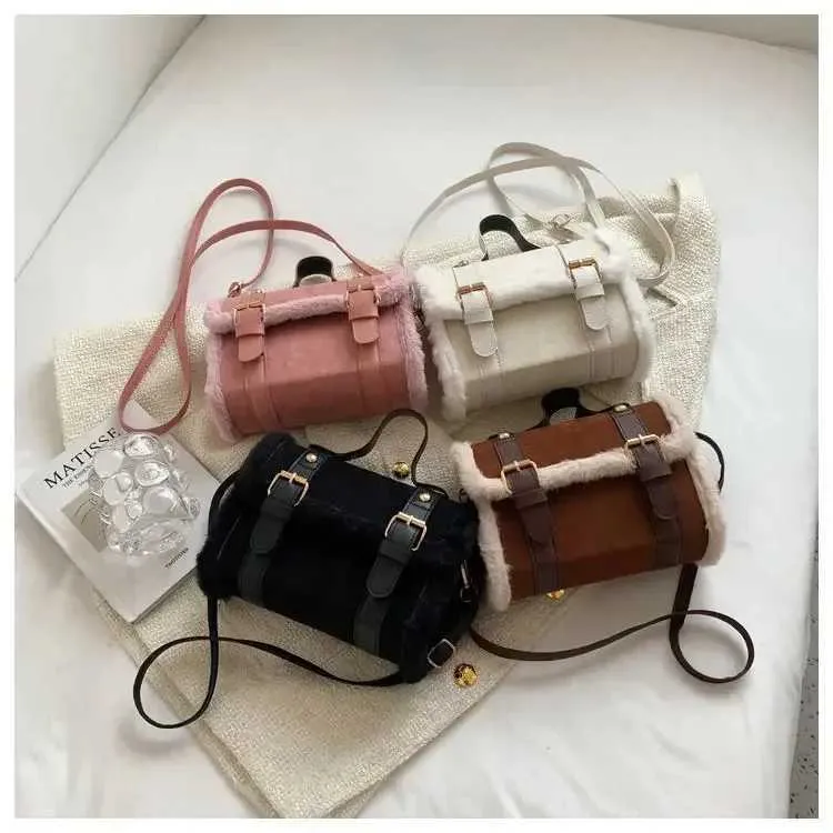 Winter Frauen Crossbody/schulter 2023 Neue Lamm Plüsch Veet Tasche Dame Kleine Quadratische Handtasche Französisch Korea StyleC241106_voghion.com