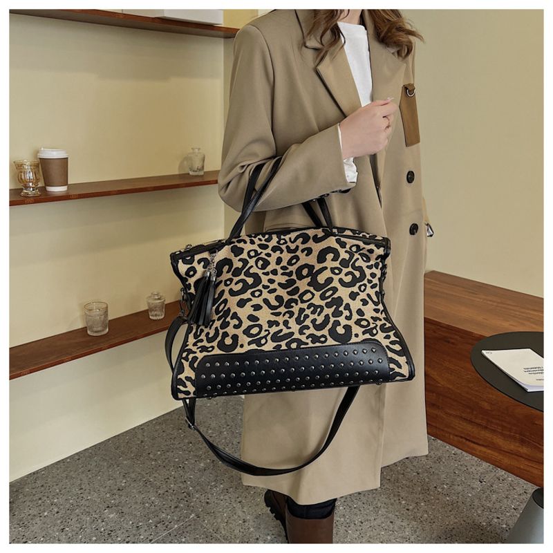 Handtaschen Große Kapazität im französischen Stil Damen 2023 Neue Tasche mit Leopardenmuster Einkaufstasche_voghion.com