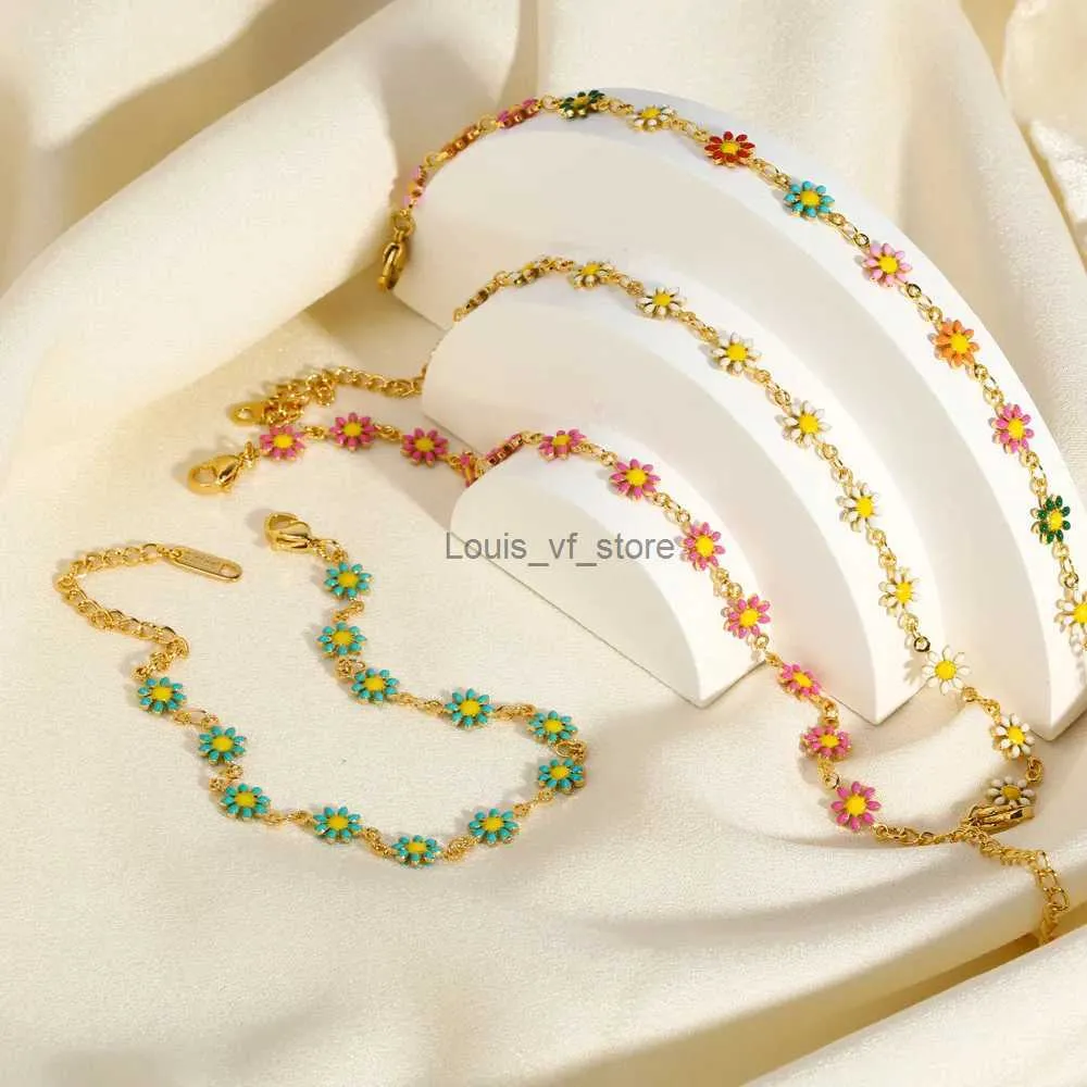 Pulsera de cadena con dijes de flores lindas y coloridas para mujer, de acero inoxidable, estilo bohemio, con pequeñas margaritas_voghion.com