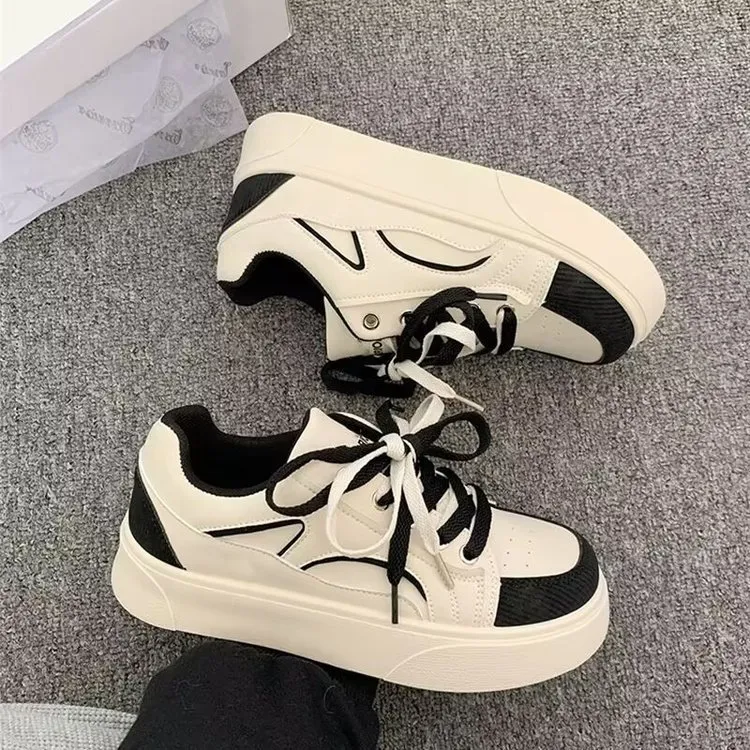 Nuove scarpe bianche versatili da donna, coreane, con blocchi di colore, primavera e autunno, suole spesse, comode e alla moda._voghion.com