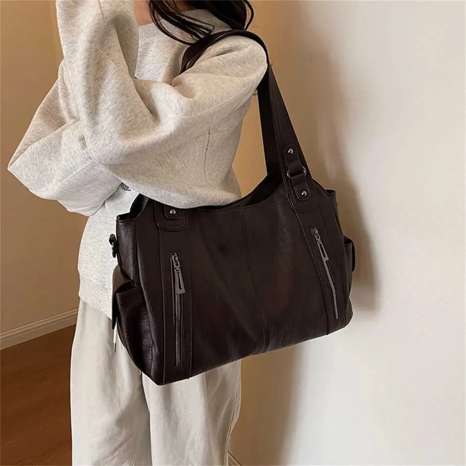 Women's Large Shoulder Bag Two Layer Soft Leather Retro Handbag_voghion.com