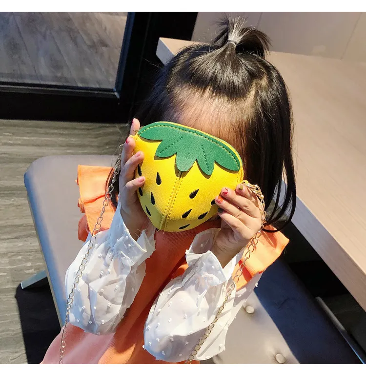 Kids Strawberry Shape Messenger Bags Cute Girls Princess Purse Children Chain Shoulder Outdoor Fruit Crossbody Bag M1169_voghion.com