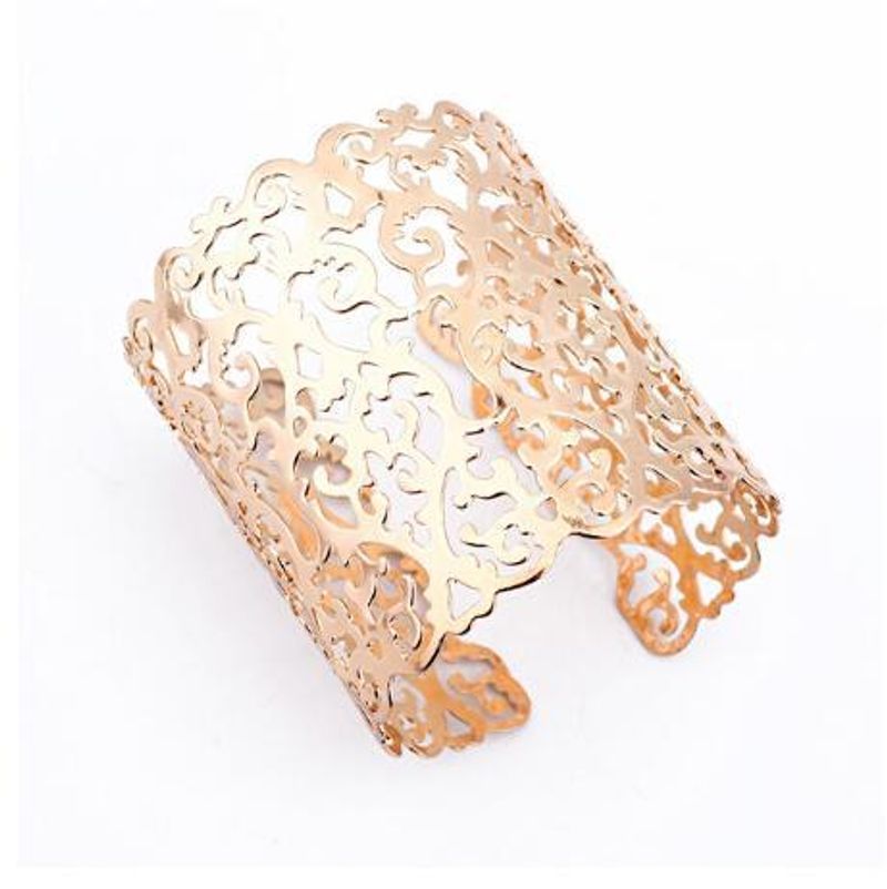 Decorative Heart Shaped Metal Armband Ethnic Style Bangle_voghion.com