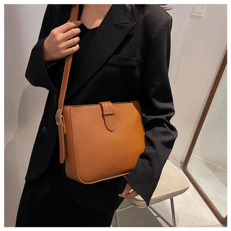 2024 Neue High-End-Tasche mit großem Fassungsvermögen für Damen, modische einfache, lässige Beuteltasche, im Internet_voghion.com