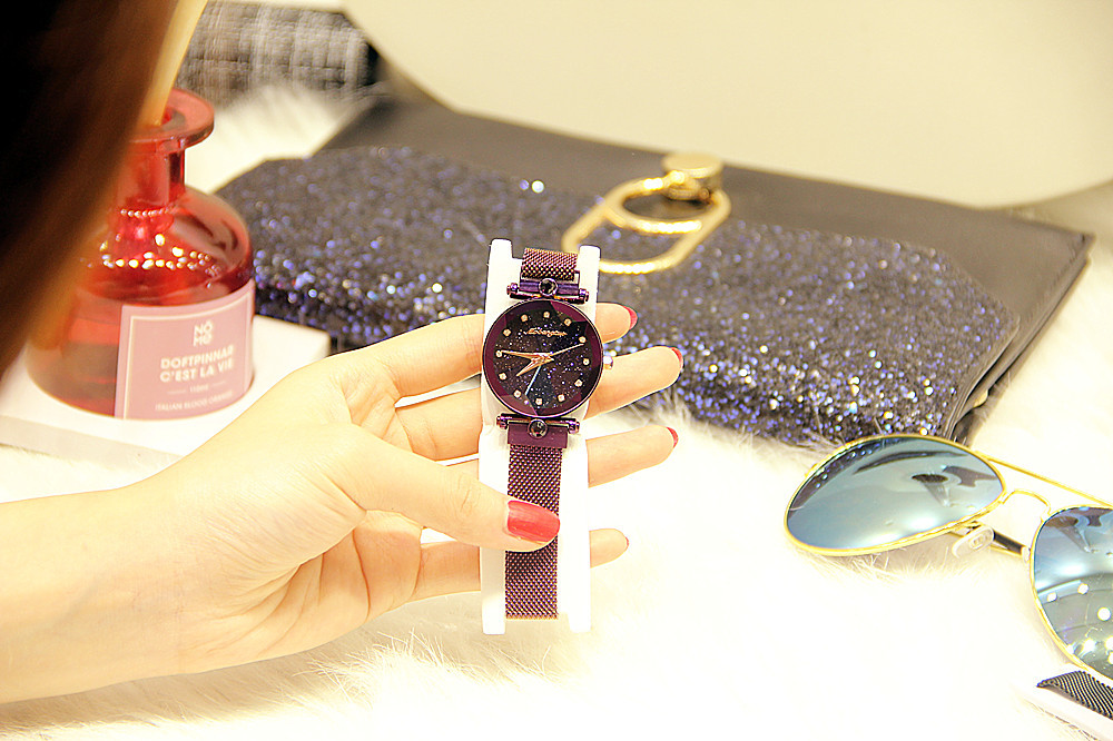 Versatile 2018 New Women's Korean Edition with Diamond Starry Sky Surface Quartz Waterproof Magnetic Mesh and Trendy_voghion.com
