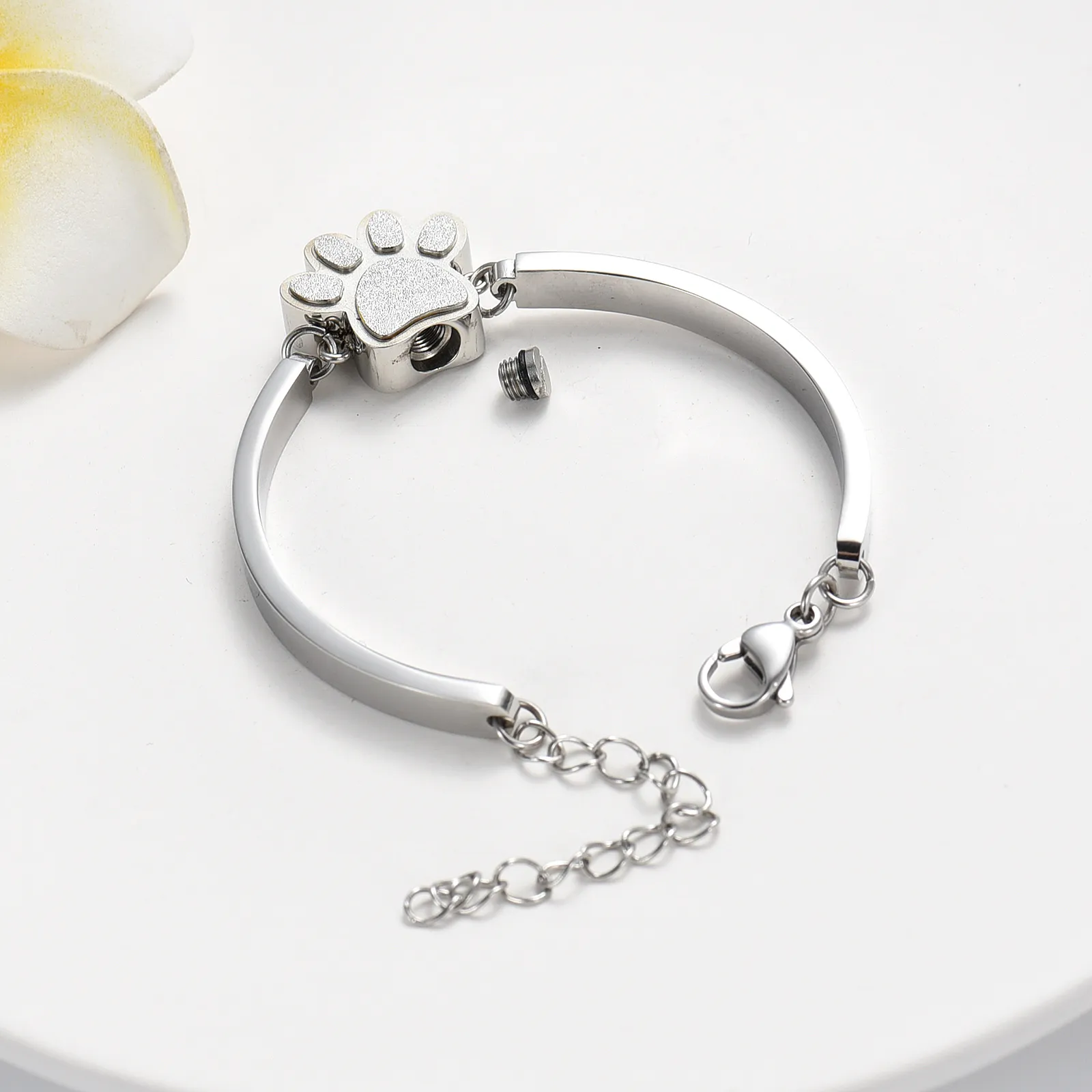 Armreif mit kostenloser Gravur, Gedenkarmband mit Urne aus Edelstahl, Aufdruck, verstellbar und individuell anpassbar für Frauen und Männer_voghion.com