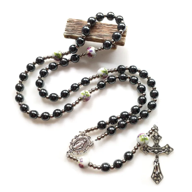 Chapelet catholique en perles d'hématite avec croix de jésus_voghion.com
