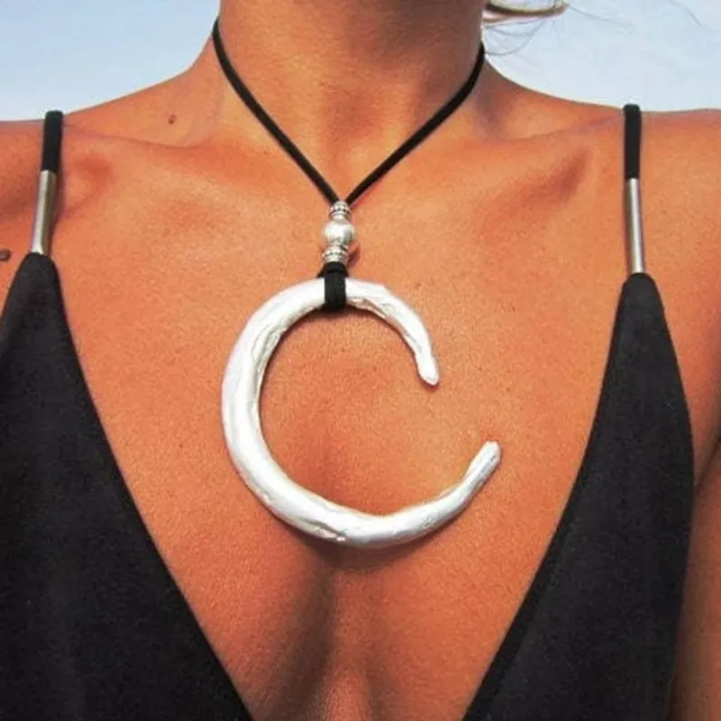 Collana con pendente luna per donna e ragazza catena oro chic_voghion.com