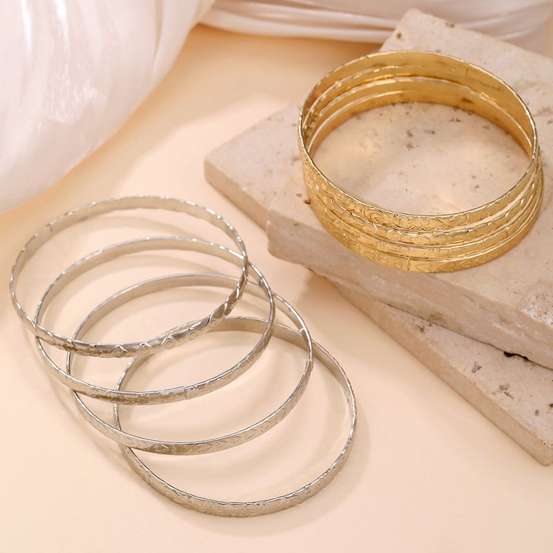 Fashionable Retro Simple Wer Heart Pattern Mix And Match Open Stacking Bracelet Jewelry Style Combination_voghion.com