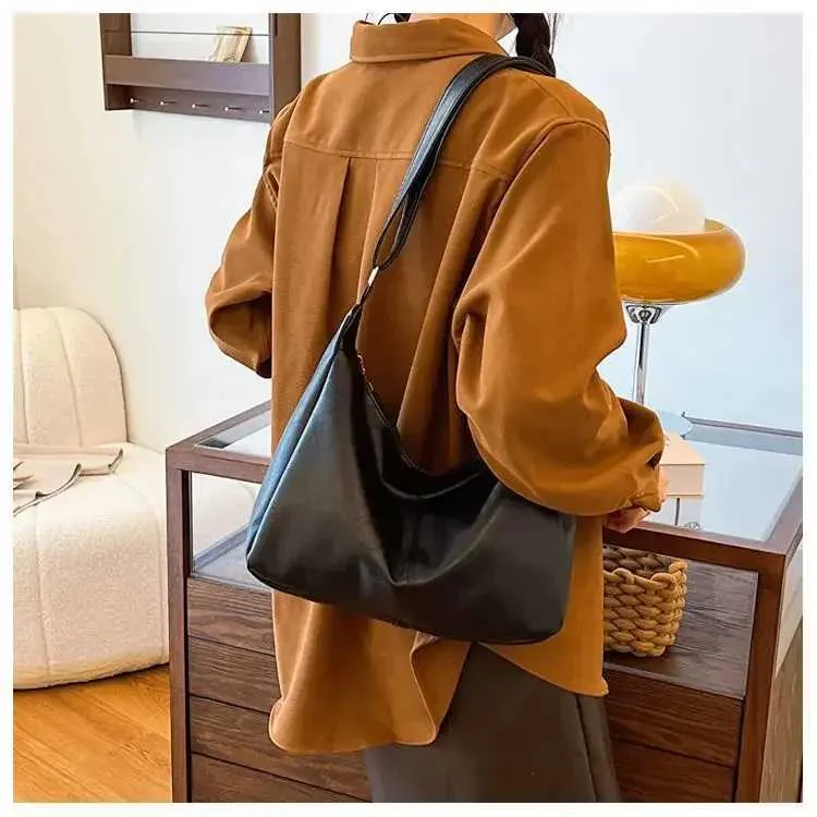 PU Leder Pendler Mode Vintage Casual Maillard Stilvolle Umhängetaschen für Frauen Textur Große Kapazität_voghion.com