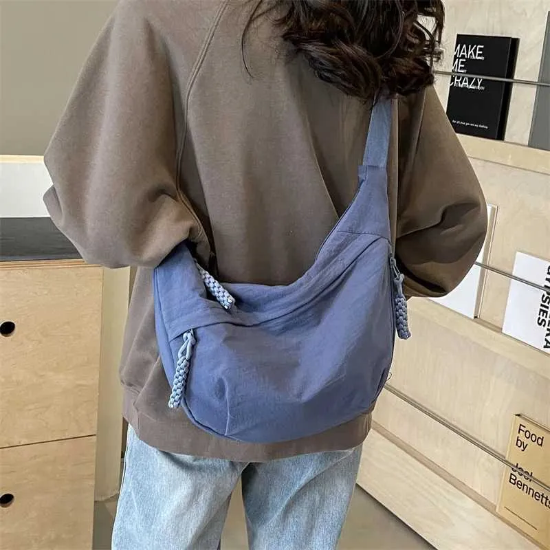 Sac à bandoulière en nylon 2024 pour femme, nouvelle collection été, grande capacité, design polyvalent et de niche, messager Ba241103_voghion.com