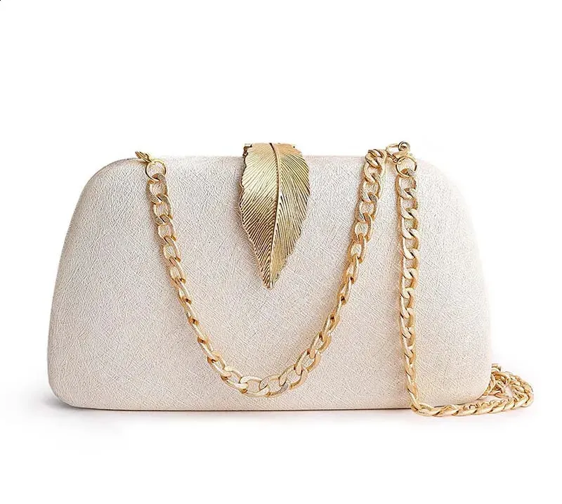 Bolsa de mão de cetim branco com fivela de folha de metal para mulheres 24 Moda feminina Bolsa de festa para bolsas de noiva_voghion.com