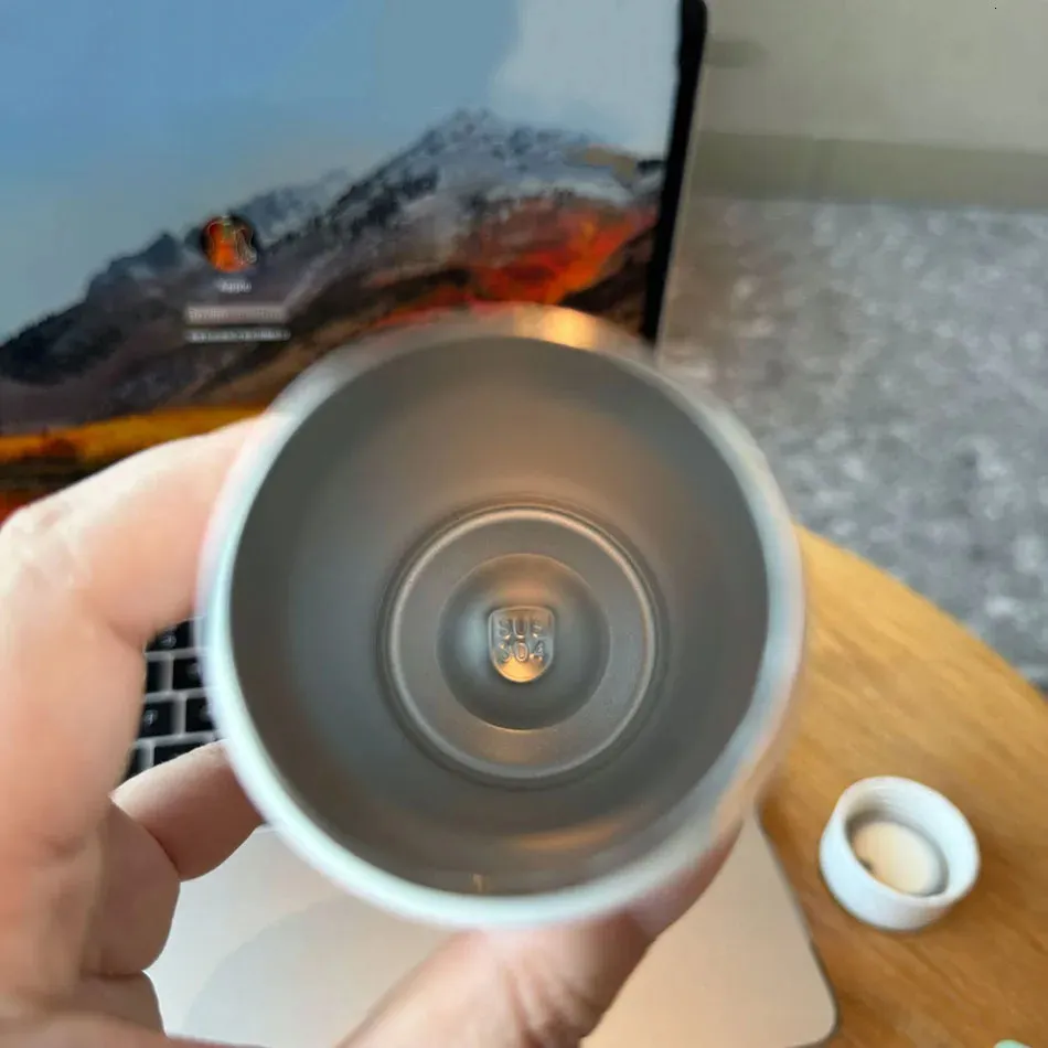 Roller-Kaffeebecher – 150 ml | Taschenisoliert | Süßes Design_voghion.com