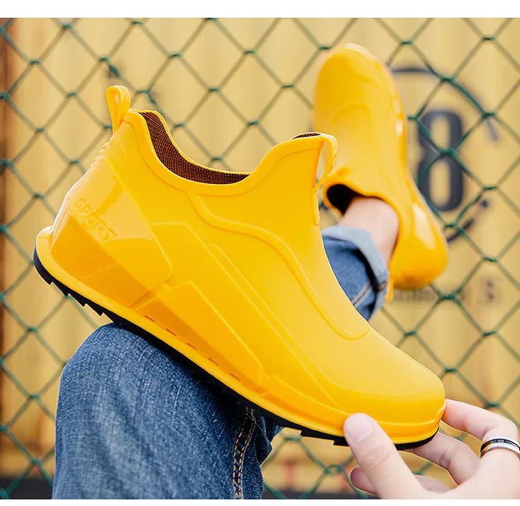 New Men's Tide Short Rain Boots Non-slip Kitchen Takeaway Water Thick-soled Overshoes Fishing Rubber Shoes_voghion.com