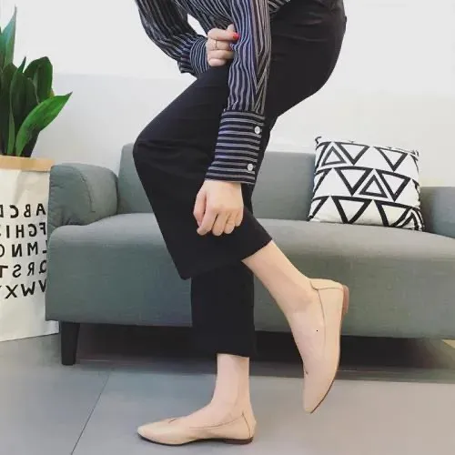 Women's Pointed Toe Flat Shoes Comfortable Slip On Boat Flats_voghion.com