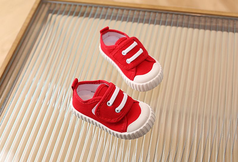 Nuevos zapatos de primavera y verano para niños y niñas, zapatillas de lona suaves e informales de color caramelo para niños, zapatillas de moda con estampado de leopardo_voghion.com
