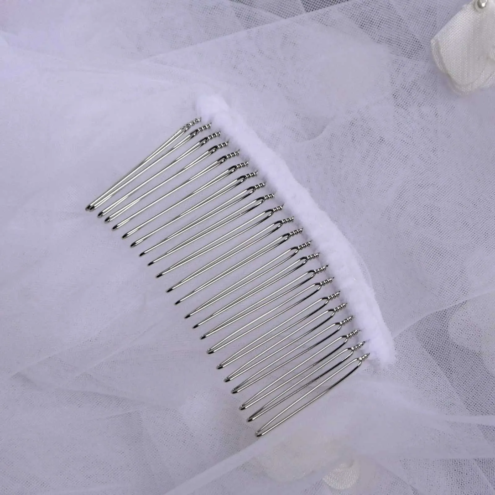 Hair Jewelry V20s One Tier With Fabric Flowers Scattered Lace Floral Applique Wedding Veil 3D Organza Flower On Bridal_voghion.com