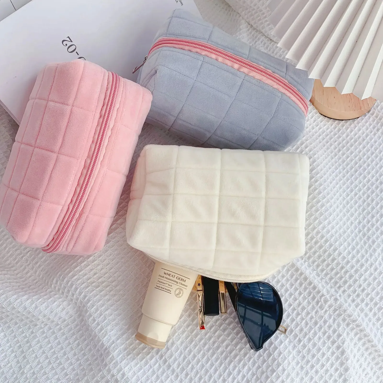 Süßes Fell-Make-up für Frauen mit Reißverschluss, groß, einfarbig, Kosmetiktasche für unterwegs, Make-up-Kulturtasche, Waschtasche aus Plüsch, Stifttasche 240827_voghion.com