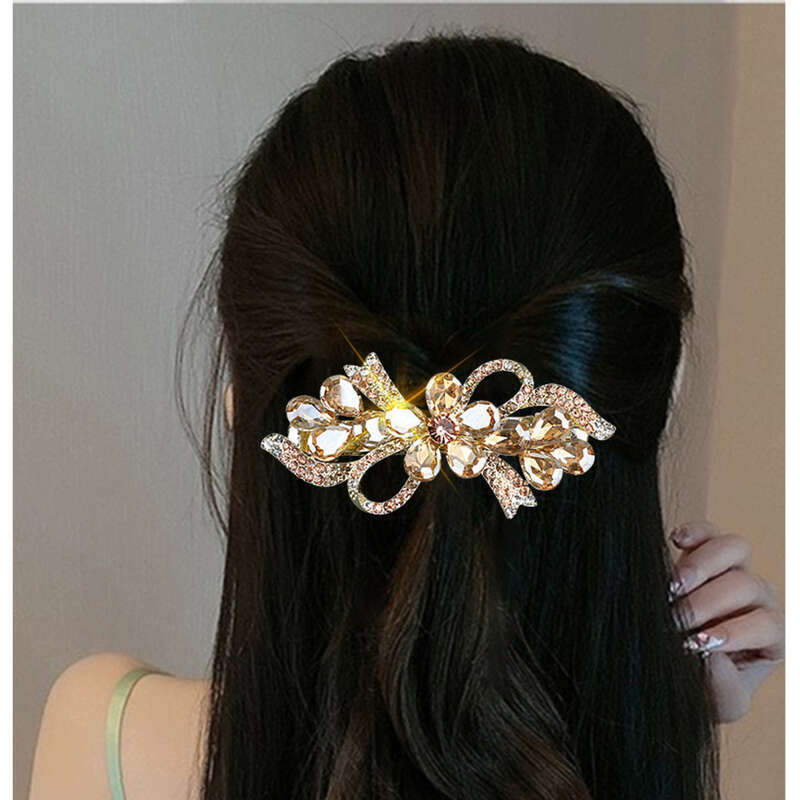 Small Flower Hair Clip With Rhinestones Elegant Spring Design_voghion.com