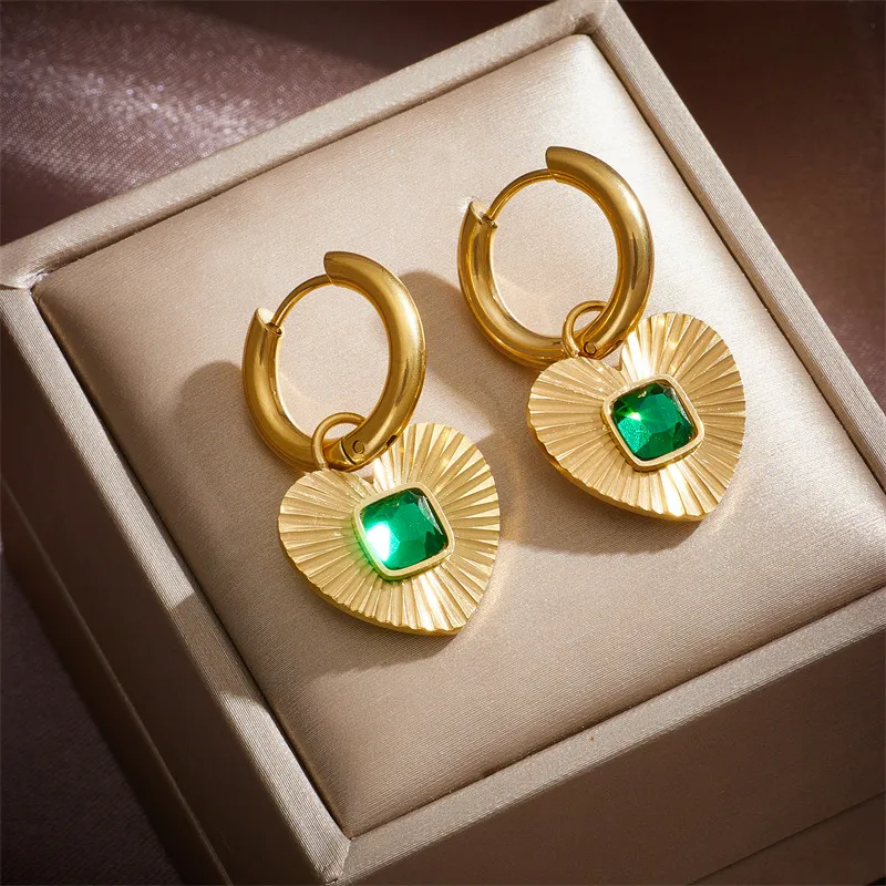 Retro Necklace And Earrings Set With Emerald Green Zircon Stone_voghion.com