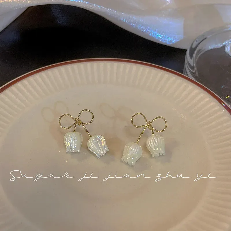Orecchini a bottone con fiocco bianco alla moda, a forma di tulipano, fritillaria, per donna, accessorio per gioielli, regalo all'ingrosso per ragazza di Natale_voghion.com