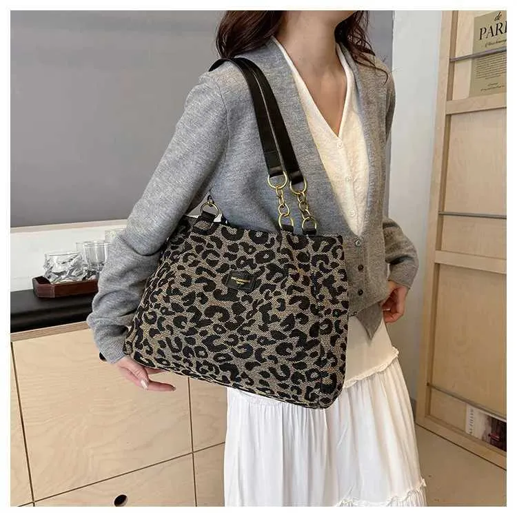 Trendig damaxelremsväska med leopardmönster i bohemisk stil_voghion.com