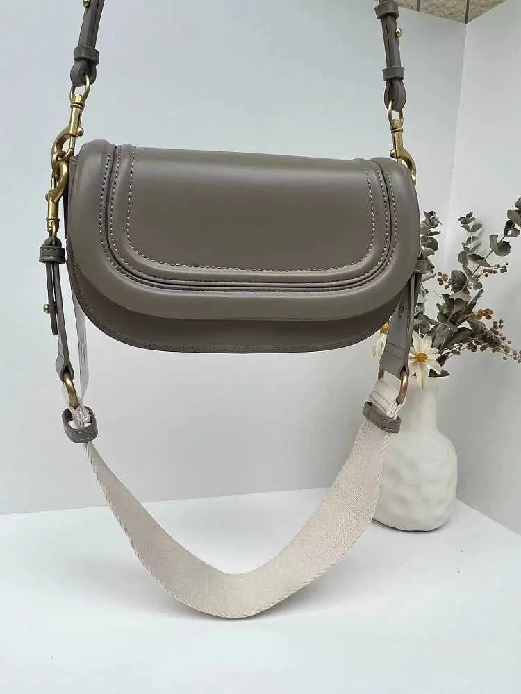 Stylish Women's Saddle Bag With Wide Shoulder Strap Pu Leather_voghion.com