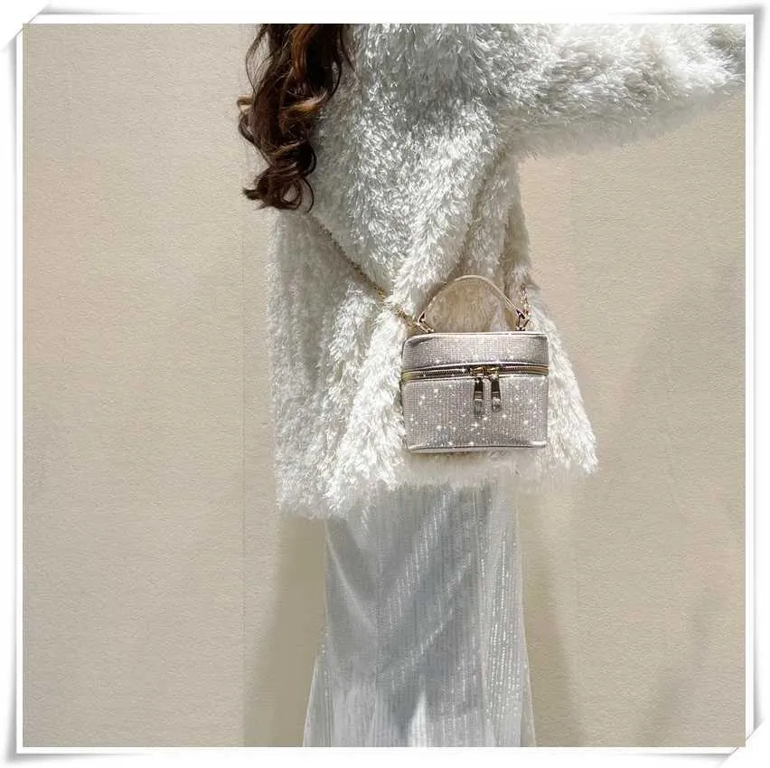 Glänzende Box-Umhängetasche für Frauen, süße Mini-Umhängetasche mit Reißverschluss und Kette, lässige, allgleiche Pendlertasche_voghion.com