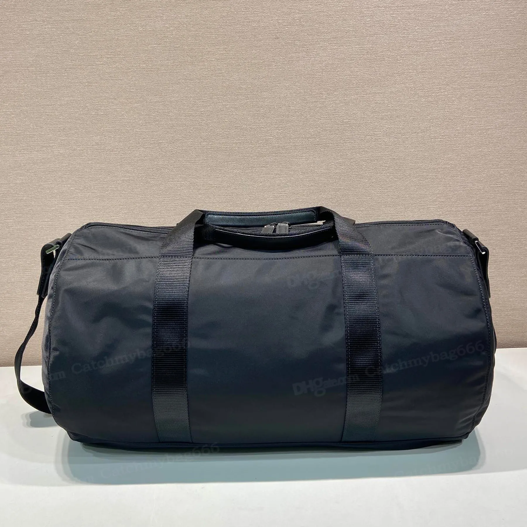 New 10A Nylon And Leather Duffle Designer Sier Hardware Zipper Closure Shoulder Woven Tape Handles Clutch Bag Adjustable_voghion.com