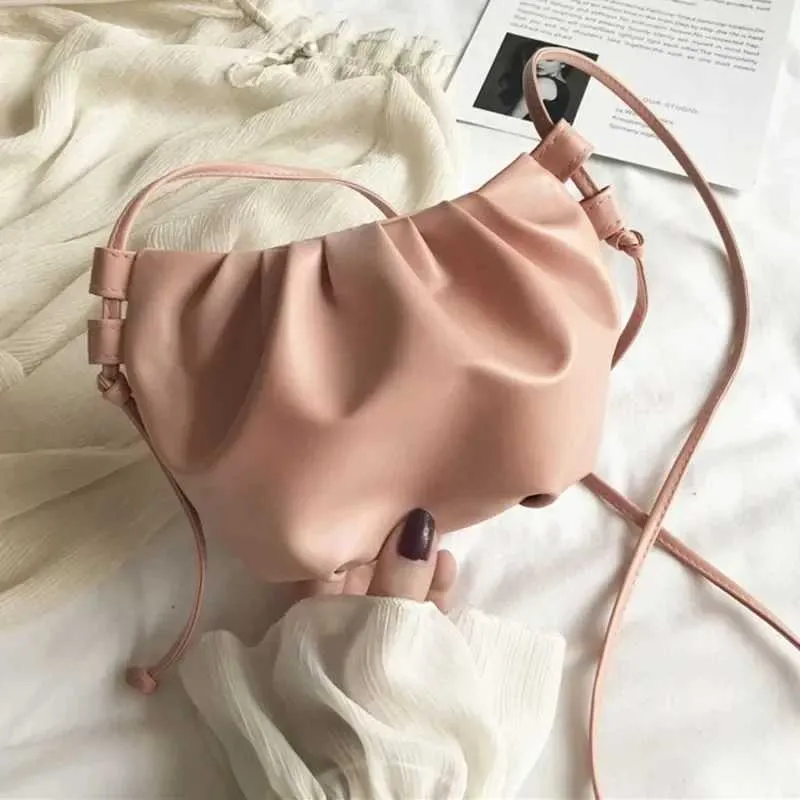 Small bag 2024 Spring and Summer Slope Trend 100 Temperature Garbage Cloud Bag Mini Coin Fold Cross Body Y241026_voghion.com