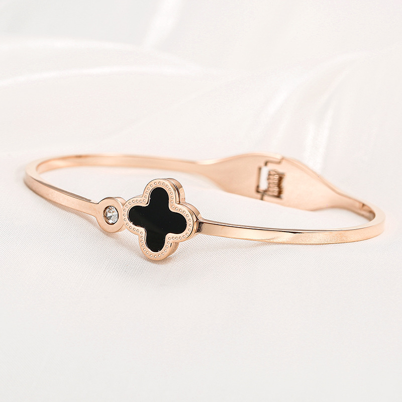 Colorless and minimalist four leaf closure titanium steel Brazil for women, rose gold card home Brazil, equilibrium_voghion.com