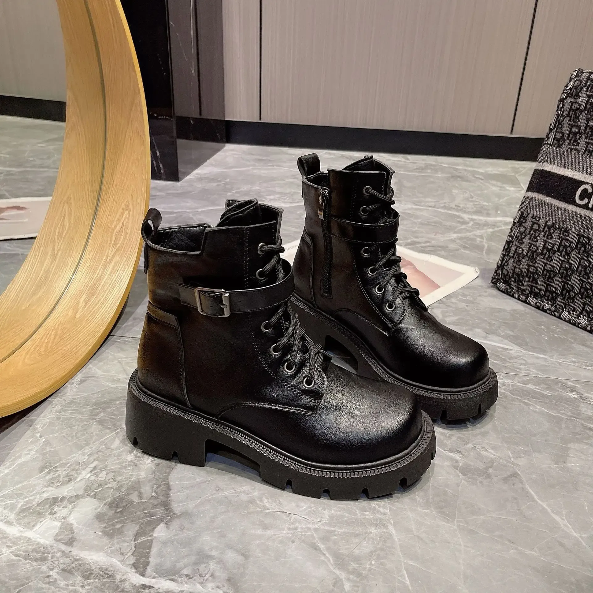 Botas cortas estilo británico para mujer, nuevas, de otoño/invierno, con cordones y cremallera, estilo motociclista, estilo retro, talla 43_voghion.com