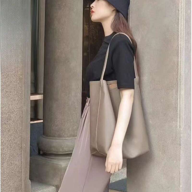 large-capacity Soft Leather Senior Commuter Handheld Women's Shoulder Handbag_voghion.com