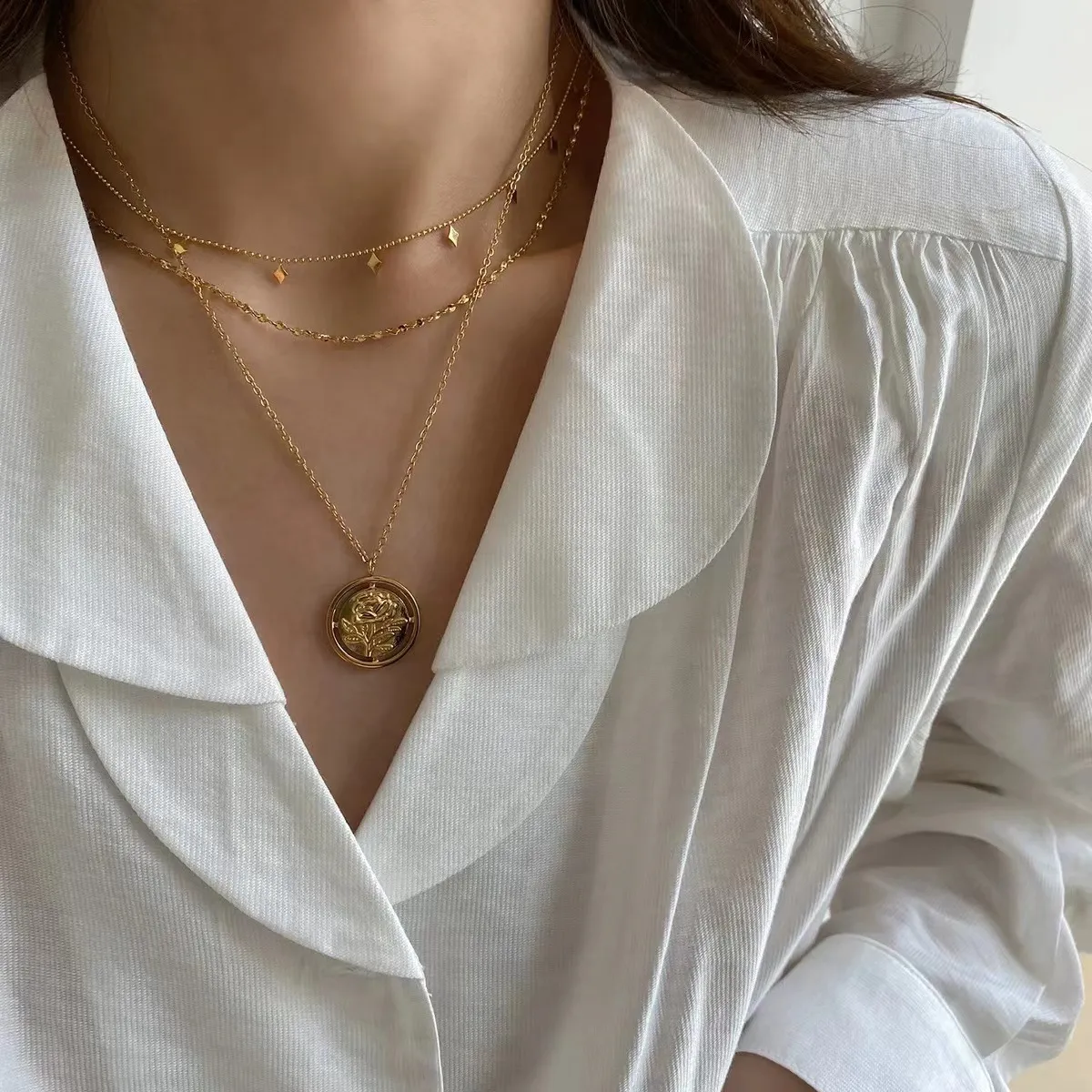 Doppio strato per la collana di sensibilità di progettazione di banchetto con frange francesi in acciaio inossidabile placcato oro placcato oro Commercio all'ingrosso di spedizione gratuita_voghion.com