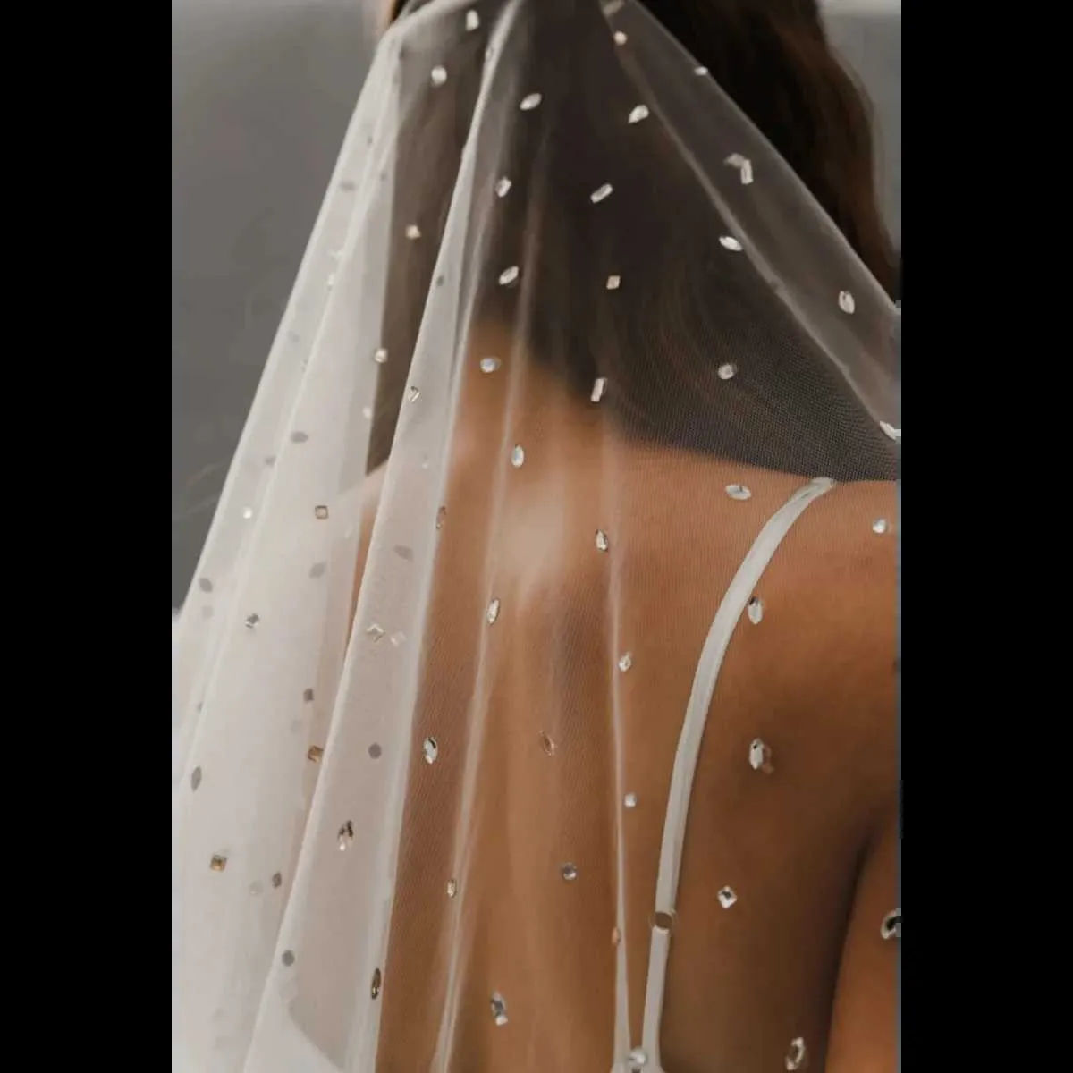 Gioielli per capelli V178 Veli da sposa con perline e cristalli, 1 strato di tulle morbido con strass e pettine, accessori da sposa per la sposa_voghion.com