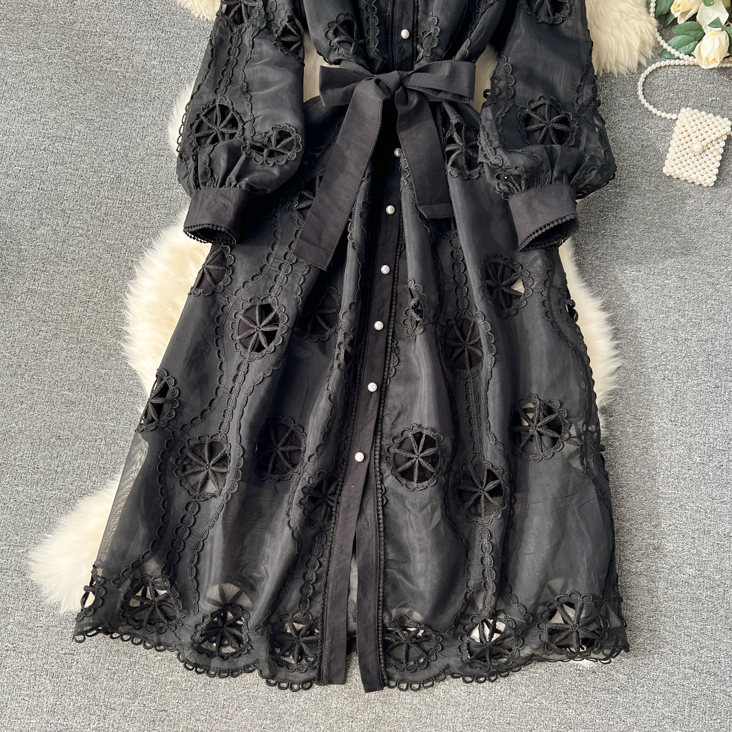 Vestido estilo palacio para mujer, nuevo estilo, bordado pesado, flor hueca, abotonado, corte entallado, largo medio, manga abullonada_voghion.com