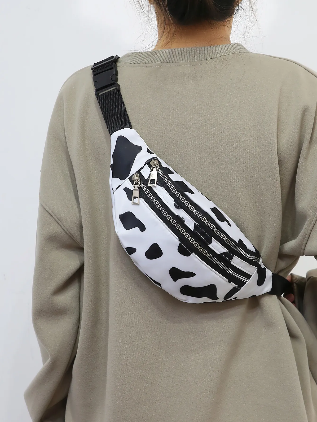 Torba sportowa damska na klatkę piersiową z nadrukiem w krowie wzory, z paskiem i kieszenią na ramię, saszetka biodrowa_voghion.com