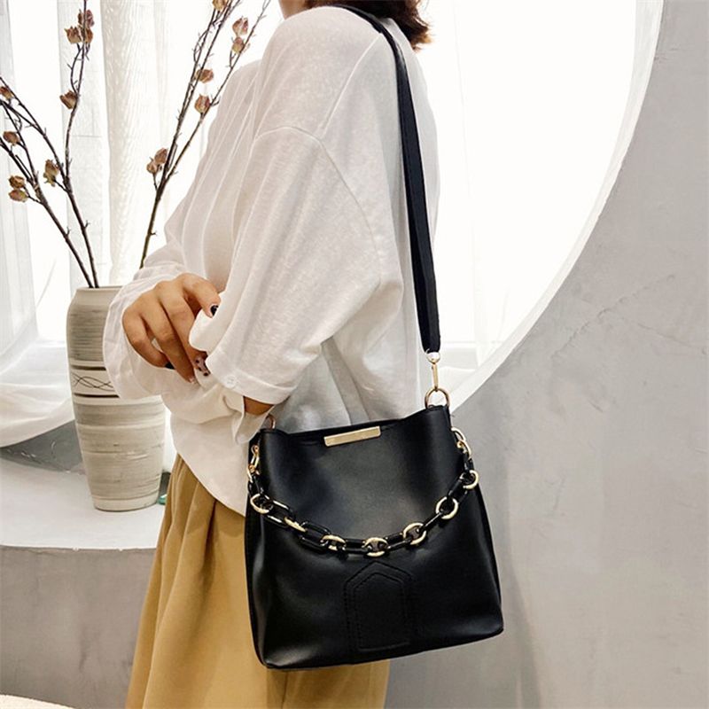Retro Mode Einfache Nieuwe Textuur Grote Kapazität Dames Kette Tragbare Messenger Bucket Bag_voghion.com