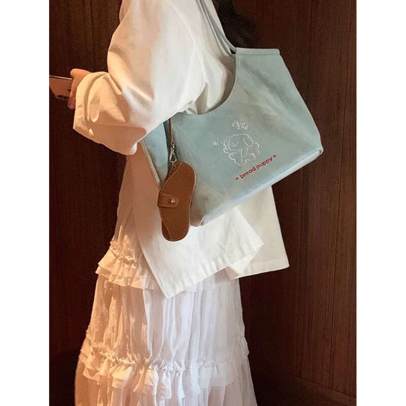 Borsa a mano da pendolare di grande capacità da donna_voghion.com