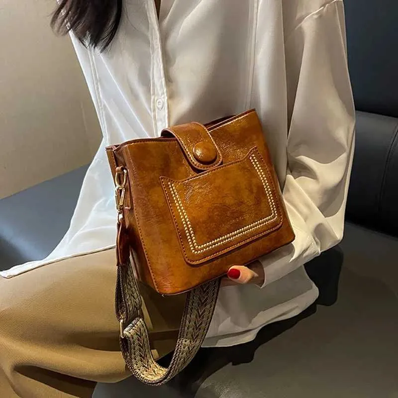 2023 Einfarbig Große Kapazität Umhängetasche Neue Designer Einfache Stil Schulter Für Frauen Sommer Mode Casual_voghion.com