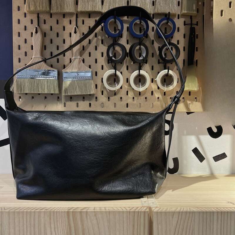 Borsa a tracolla elegante per uomo e donna, design pu nero_voghion.com