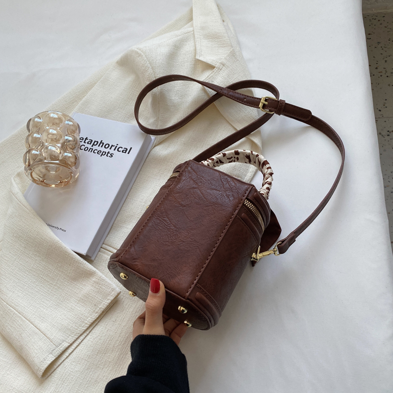 2023 Modische Beuteltaschen für Frauen Hochwertige PU-Geldbörsen und Handtaschen Designer-Schulter-Umhängetasche_voghion.com