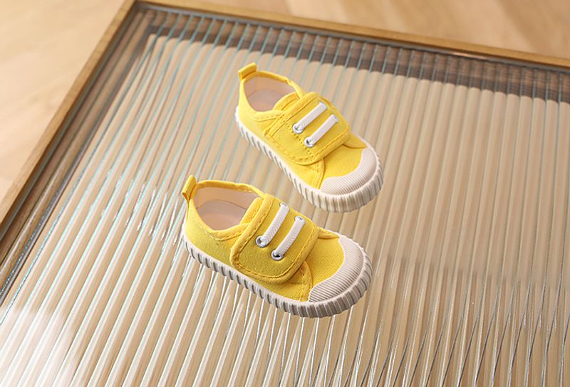 Nuevos zapatos de primavera y verano para niños y niñas, zapatillas de lona suaves e informales de color caramelo para niños, zapatillas de moda con estampado de leopardo_voghion.com