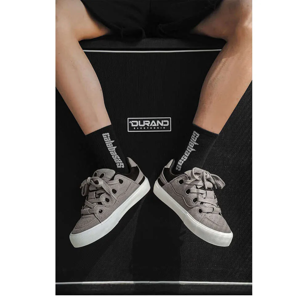 2025 Spring New Bread for Men, Versatile, Niche, Couple Canvas Skateboarding Shoes X100-1_voghion.com