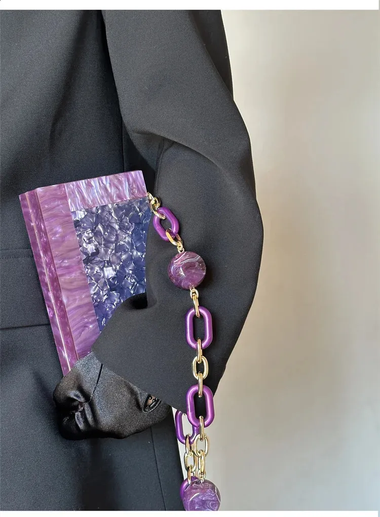 Borsa a tracolla da sera in acrilico viola perla con patta, borsa da donna, mini borsa da festa, portafoglio 240907_voghion.com