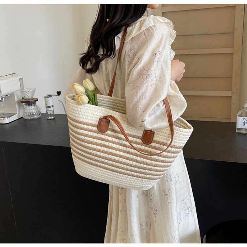 2024 Neue gewebte Grastasche Damen, Gemüsekorb mit großem Fassungsvermögen, Umhängetasche, hochwertige sensorische und_voghion.com