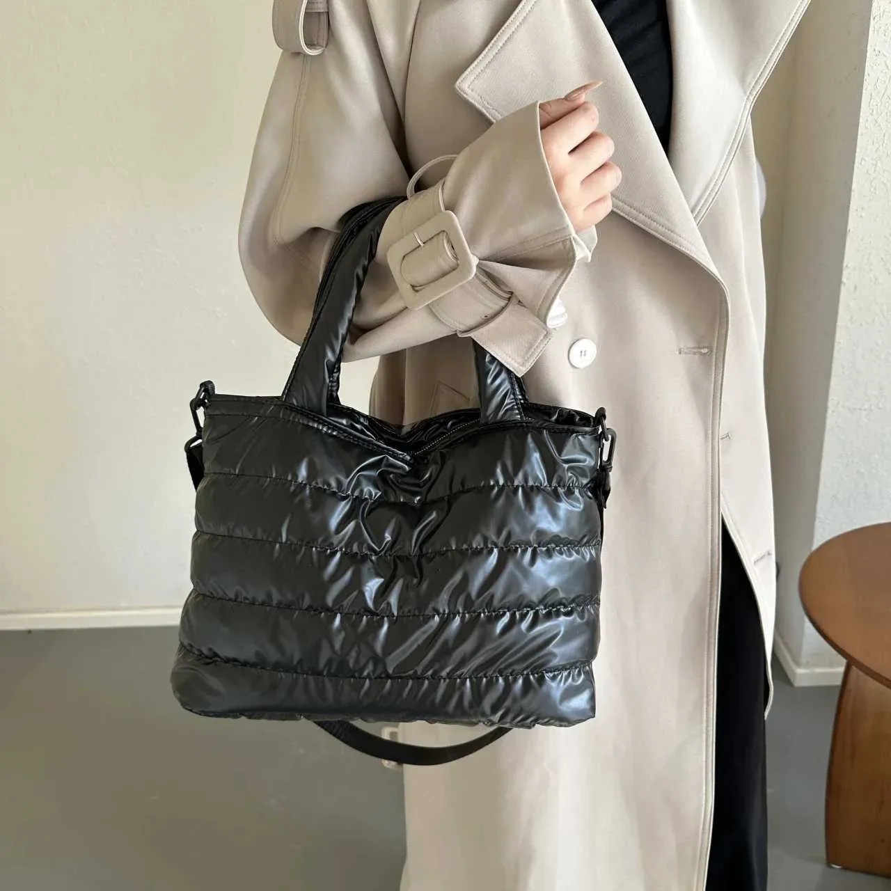 Large Soft Leather Tote Bag For Women Spacious Shoulder Handbag_voghion.com