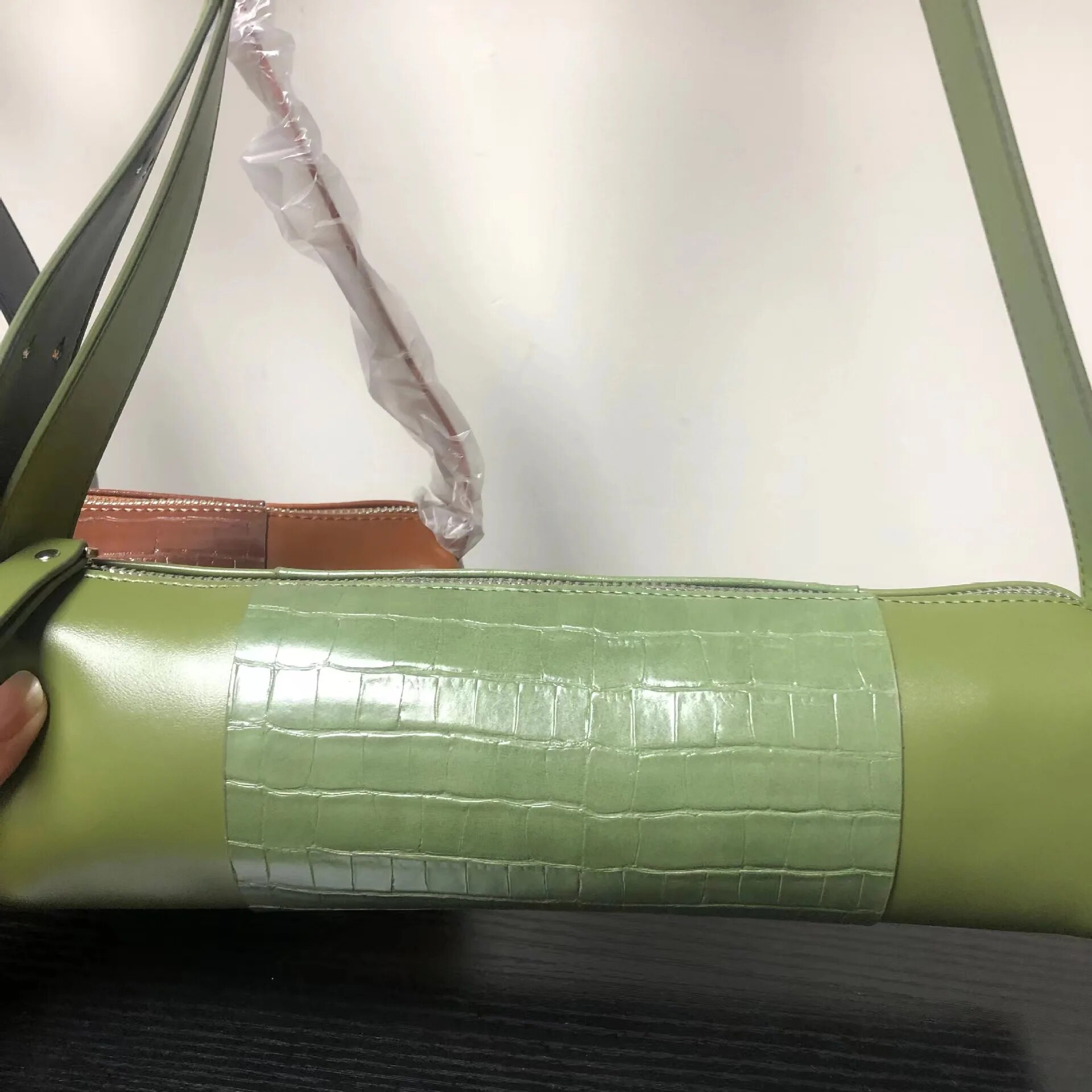 Nouveau porte-stylo cylindrique sous les aisselles large sangle couleur assortie tube de bambou sac à bandoulière_voghion.com